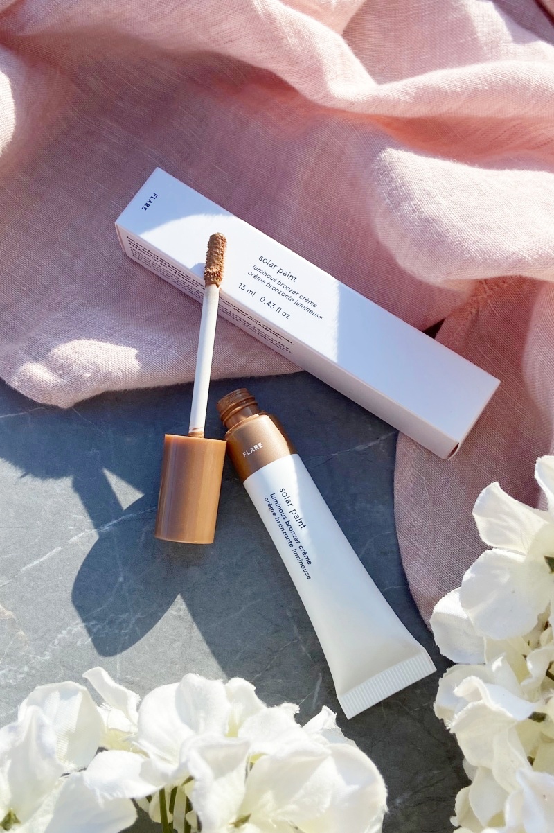 Glossier-Solar-Paint-Flare